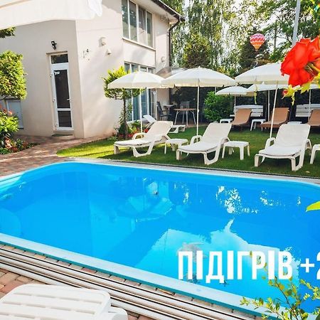 Guest House Butterfly Wing Odesa Exterior photo
