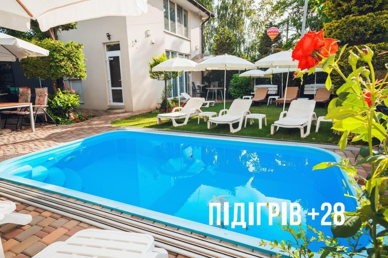 Guest House Butterfly Wing Odesa Exterior photo