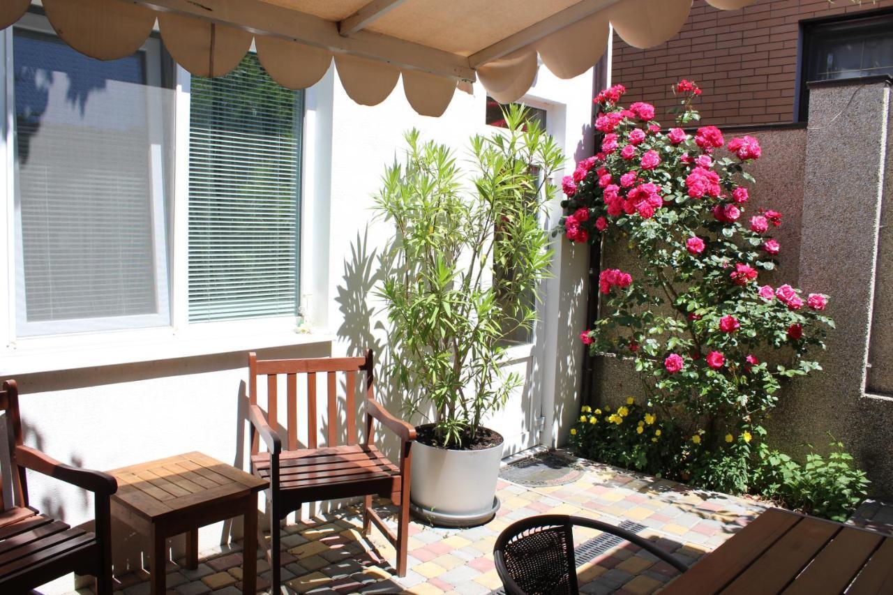 Guest House Butterfly Wing Odesa Exterior photo