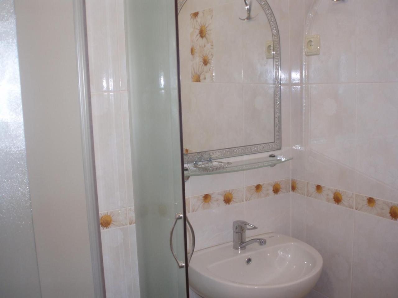 Guest House Butterfly Wing Odesa Exterior photo