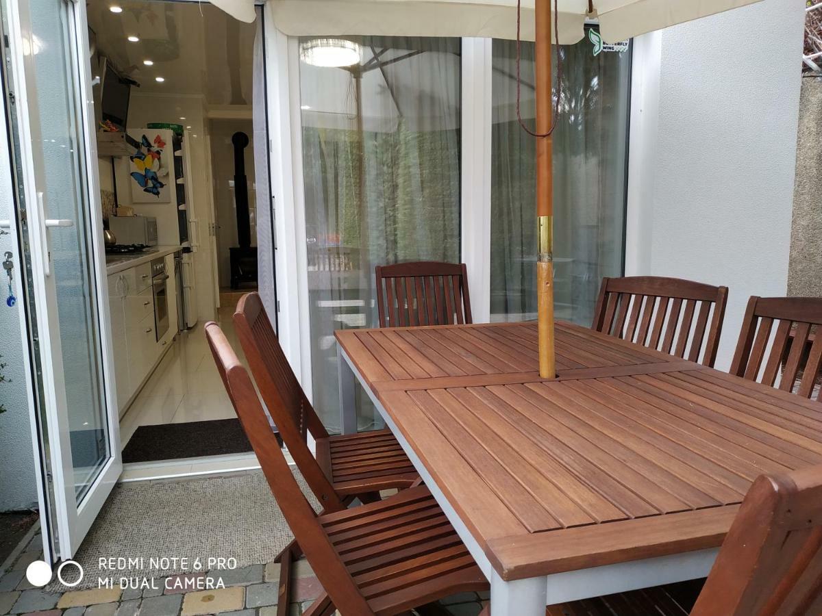 Guest House Butterfly Wing Odesa Exterior photo