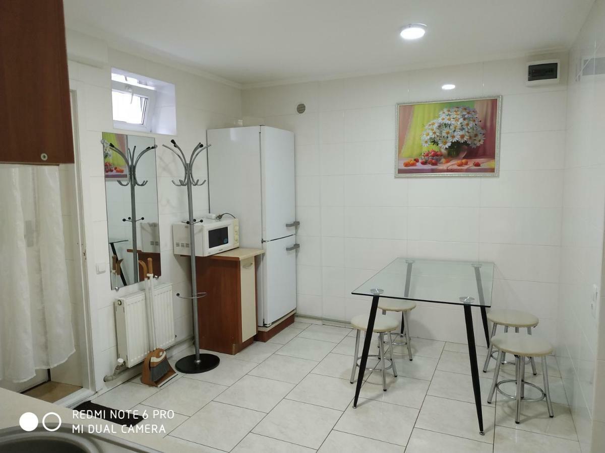 Guest House Butterfly Wing Odesa Exterior photo
